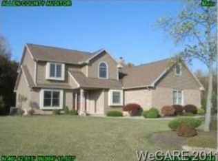 4676 Meadow View Dr, Lima, OH 45805