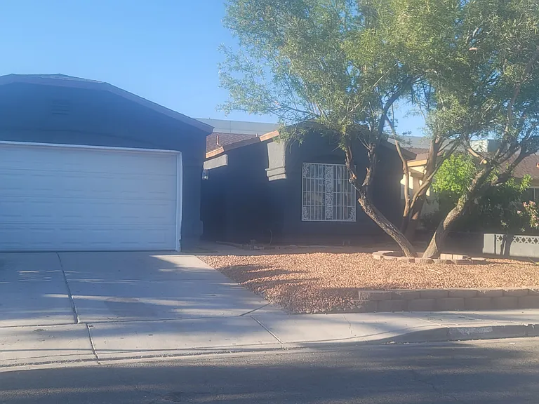 3718 Royal Fern Cir — Photo 1