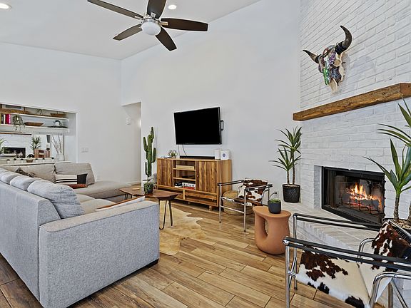 4th image of 5710 E Estrid Ave