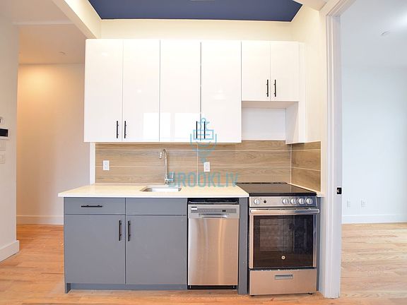 4th image of 188 Pulaski St #3E