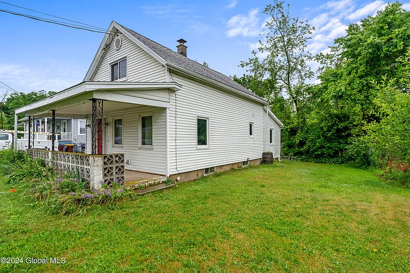 3rd image of 1395 Red Mill Road