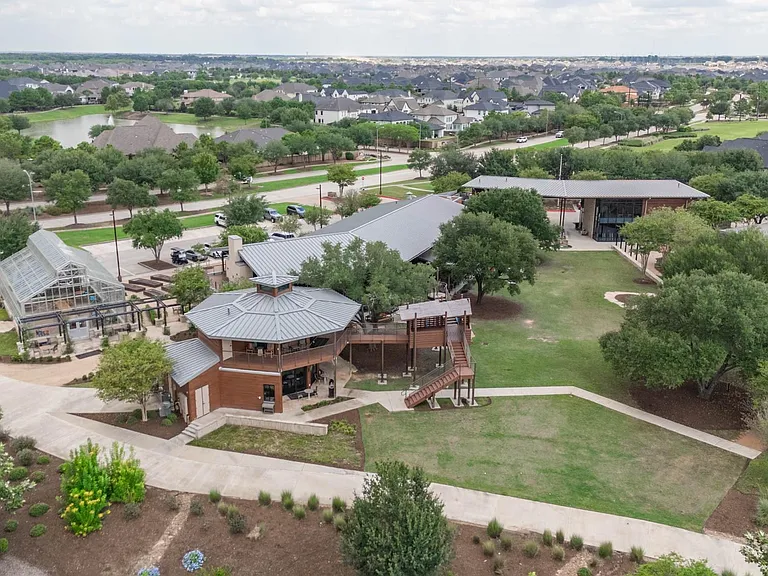 7111 Pondhawk Dr — Photo 49