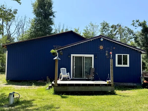 5435 Edgewood Dr, Lewiston, MI 49756
