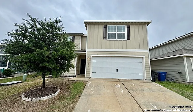 5 bed, 2.5 bath, 2542 sqft, $2,500 — Photo 2