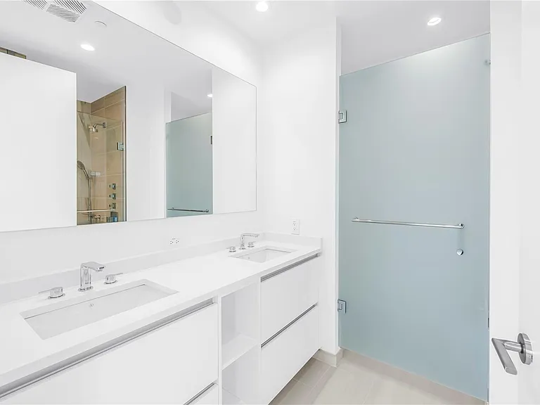 400 Central Ave #1608 — Photo 10