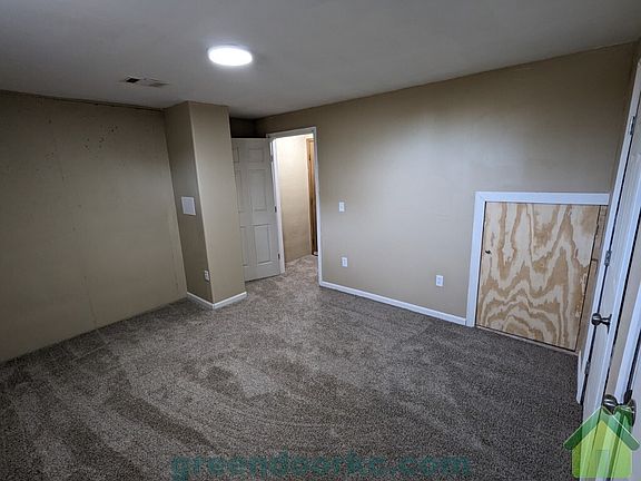 5th image of 513 N Church St #513