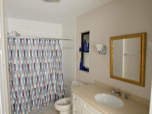 3rd image of 4543 Auburn Ave