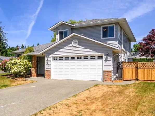 1802 Hawk Dr, Courtenay, BC V9N 8S4