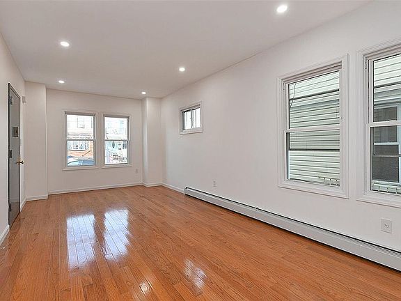 2nd image of 6964 Caldwell Ave