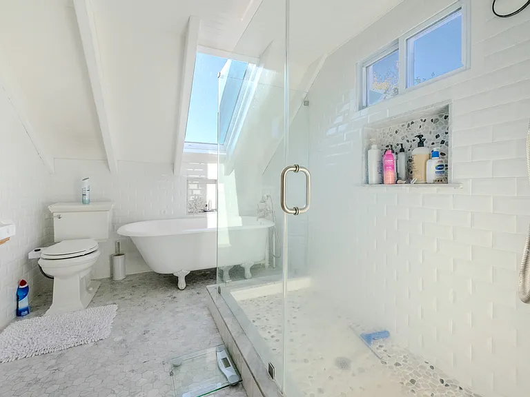 220 N Douglas Ave — Photo 15
