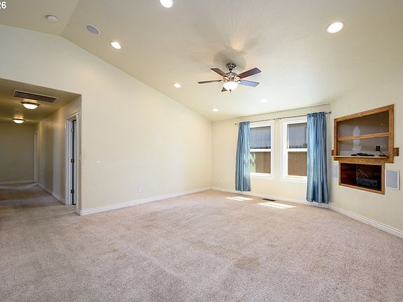 2nd image of 356 Sether Ave