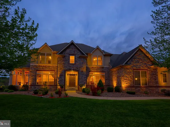 2766 Meadow Cross Way, York, PA 17402