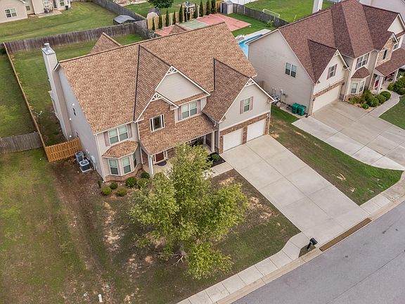 2nd image of 6081 Reynolds Circle