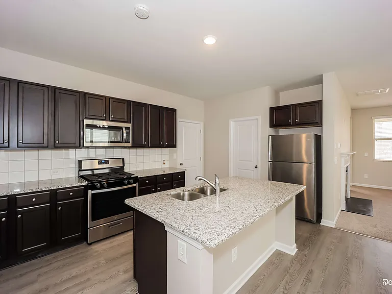 7398 Embassy Trce — Photo 3