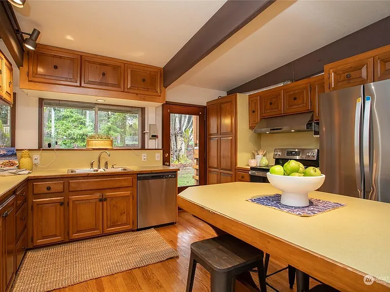 2215 S Castle Way — Photo 8