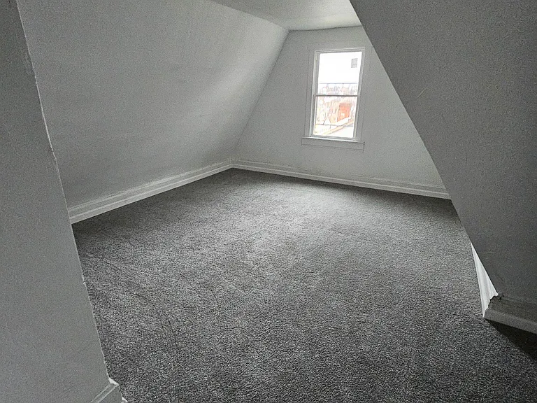 636 Lillian St — Photo 34