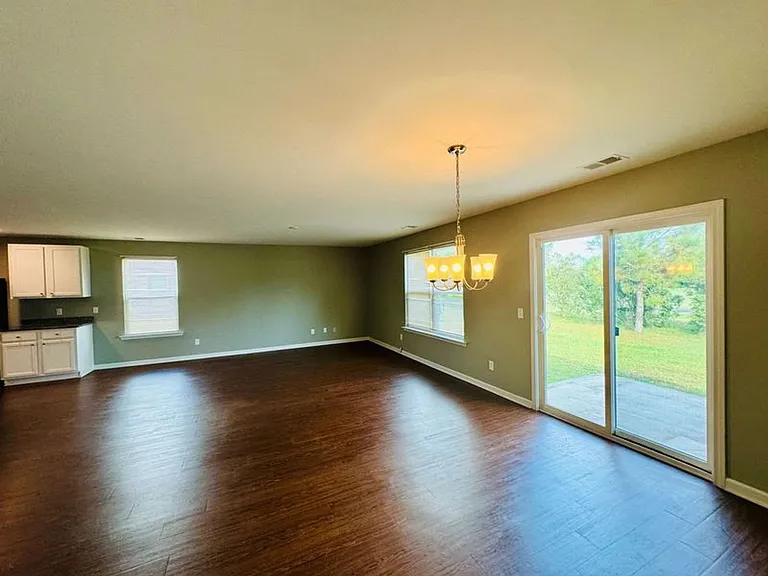 623 Hogan Dr — Photo 9