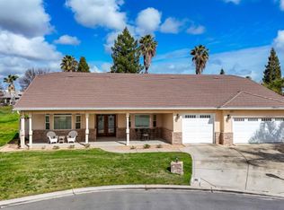 8340 Lakeshore Dr, Chowchilla, CA 93610