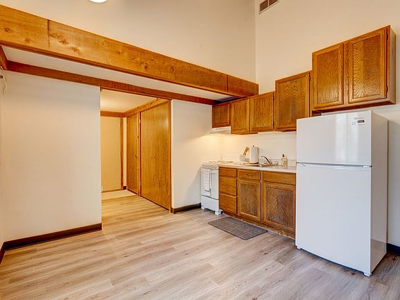 3rd image of 417 10th Ave #41705