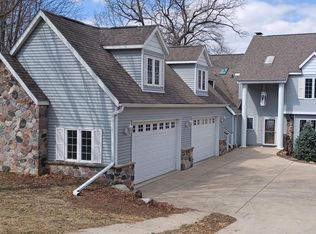 3270 Brooklyn Dr, Stoughton, WI 53589