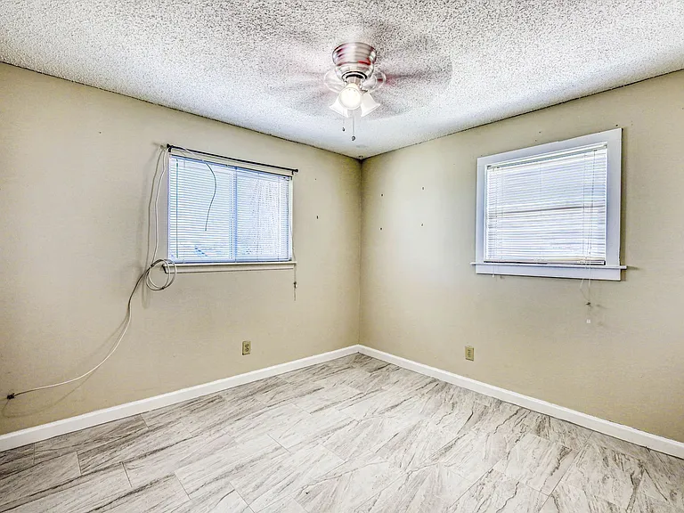 4555 Sun Valley Dr — Photo 18