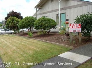 639 4th St APT D, Myrtle Point, OR 97458