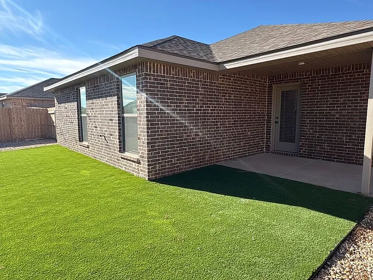 2137 Langford Ave — Photo 12