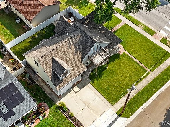4th image of 303 N Lincoln Ave