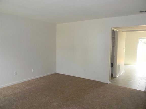 3rd image of 6414 Tantamount Ln