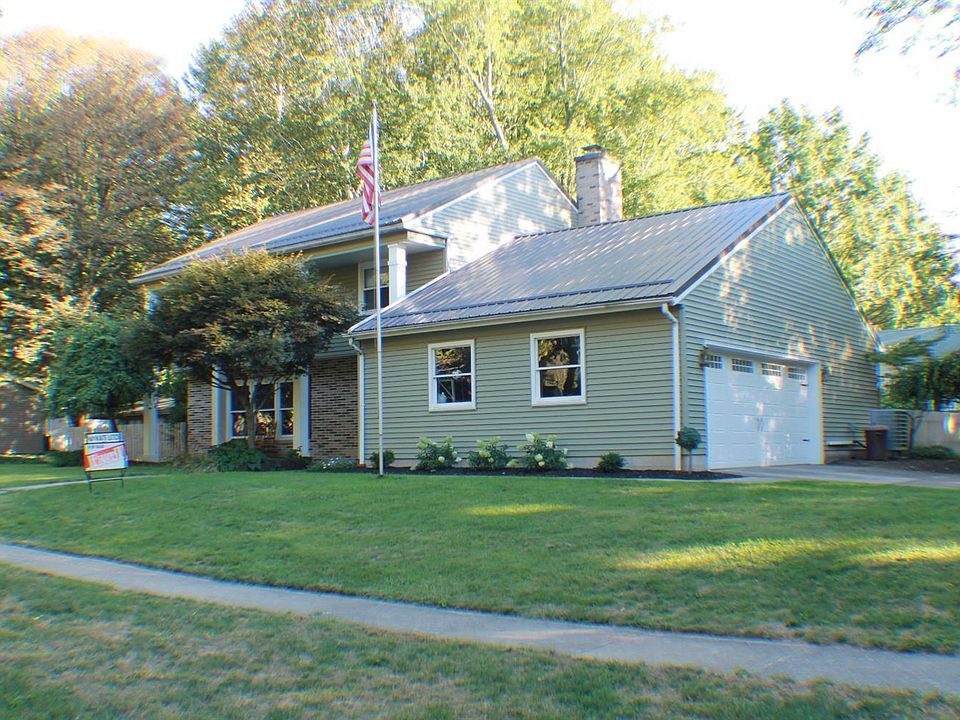 2nd image of 22 Hawthorne Dr