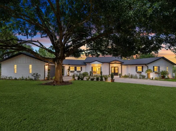 15502 Kitty Hawk Dr, Waller, TX 77484