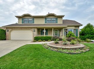 9214 Bayberry Ln, Tinley Park, IL 60487