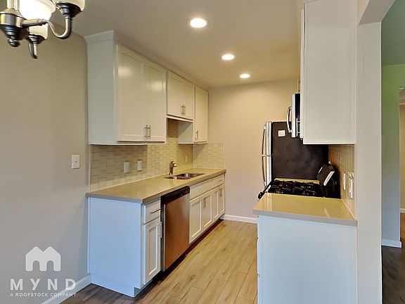 2nd image of 2336 Villanova Cir APT 1