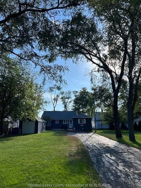 404 Robson Rd