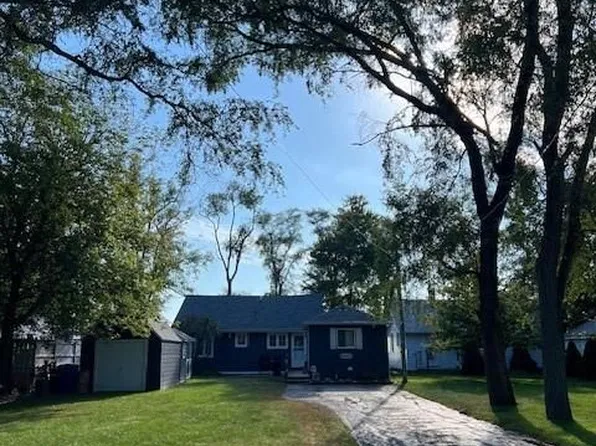 404 Robson Rd, Leamington, ON N8H 0A7