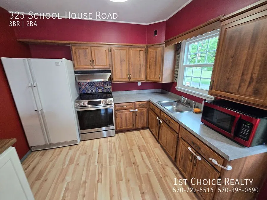3 Bedroom Single-Family Home in the Valley — Photo 4