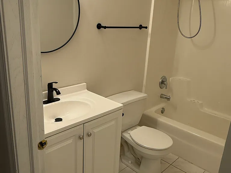5204 Brighton Ln — Photo 8