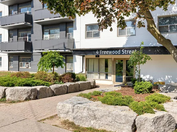 4 Treewood St #204, Toronto, ON M1P 3J4