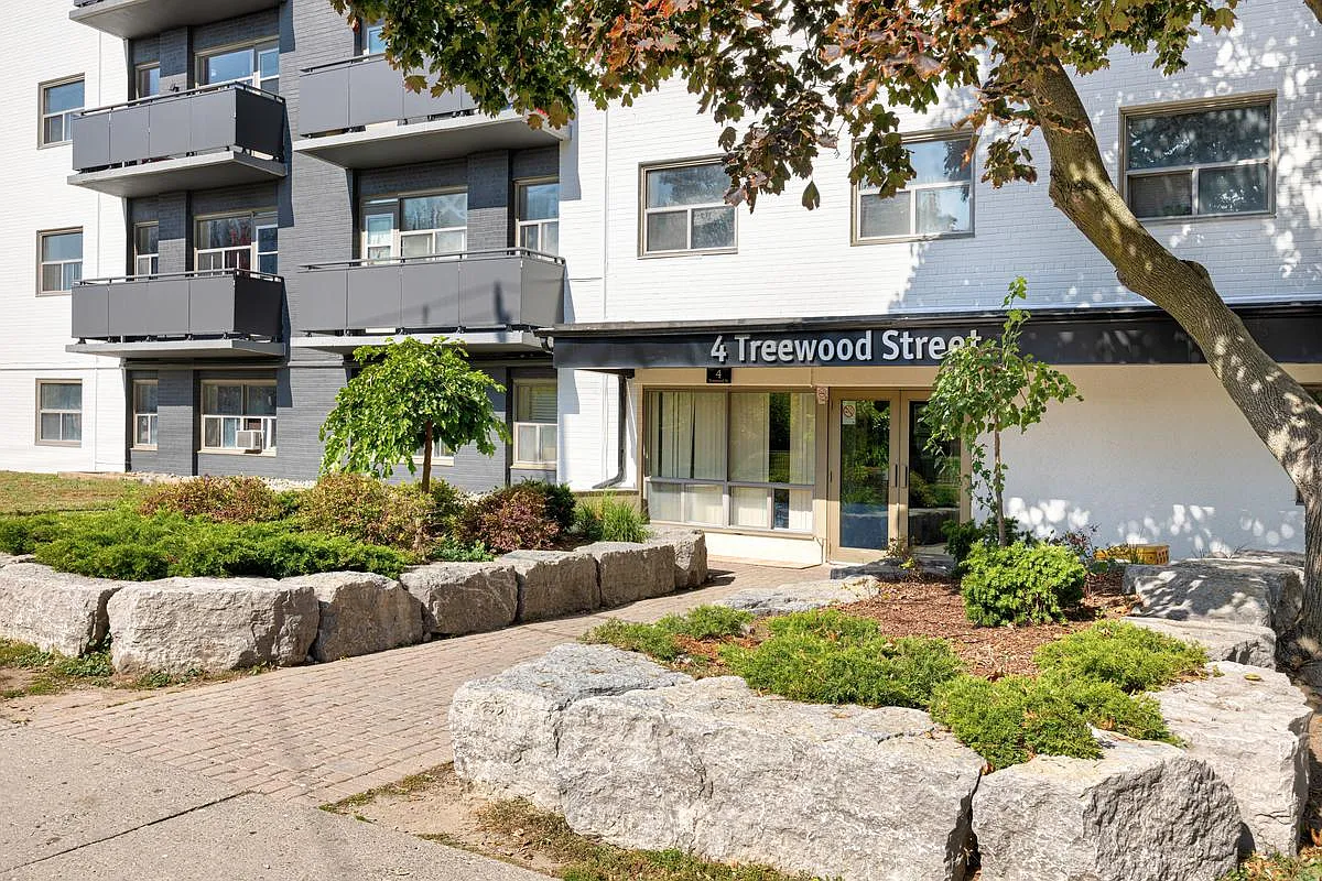 Building Photo - 4 Treewood St #204
