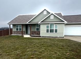 521 Micahs Xing, Reeds Spring, MO 65737