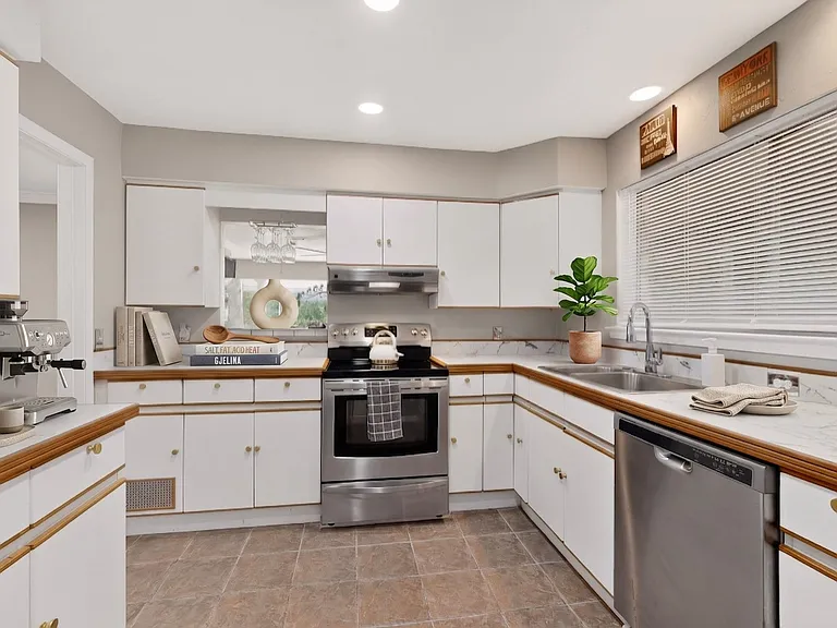 Virtually staged kitchen