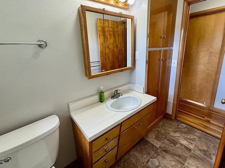 3929 Lakeview Dr — Photo 18