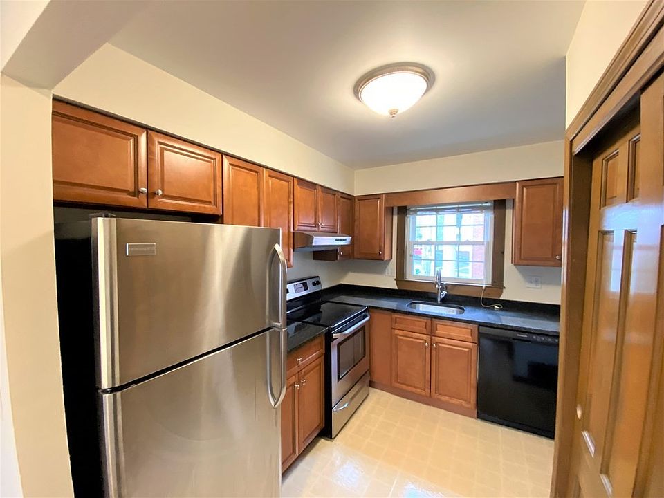 1st image of 8-10 Essex St #5