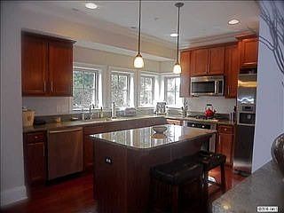 2nd image of 1328 Ordermore Ave #7