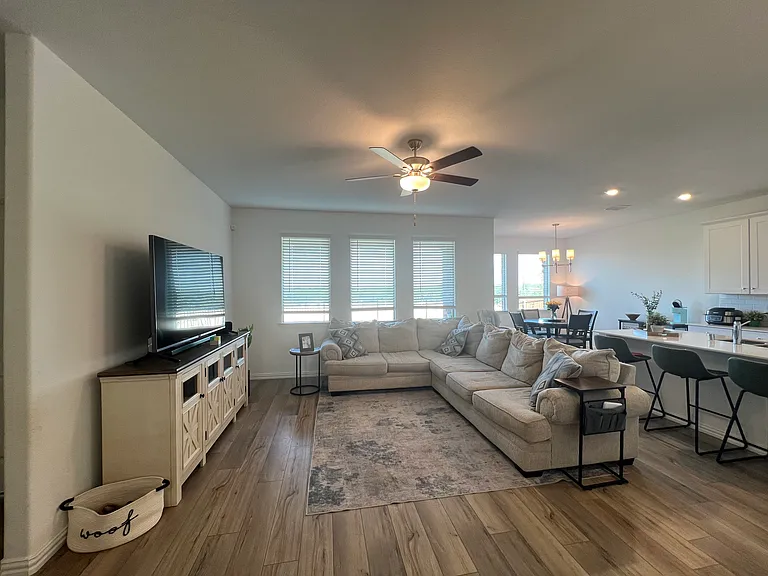 1105 Misty Brook Dr — Photo 4