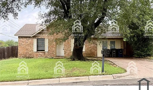 101 N Bugle Dr — Photo 1