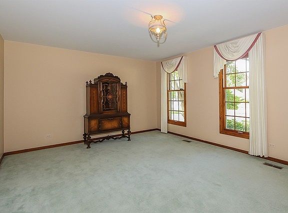 4th image of 3957 Bordeaux Dr