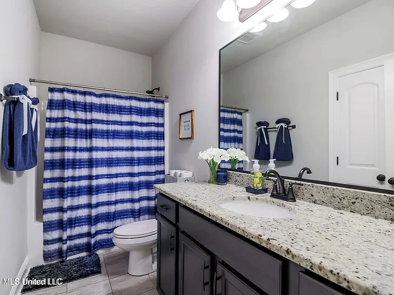 3700 Victor Ln — Photo 17