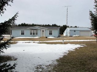 8696 S 27 1/2 Rd, Cadillac, MI 49601