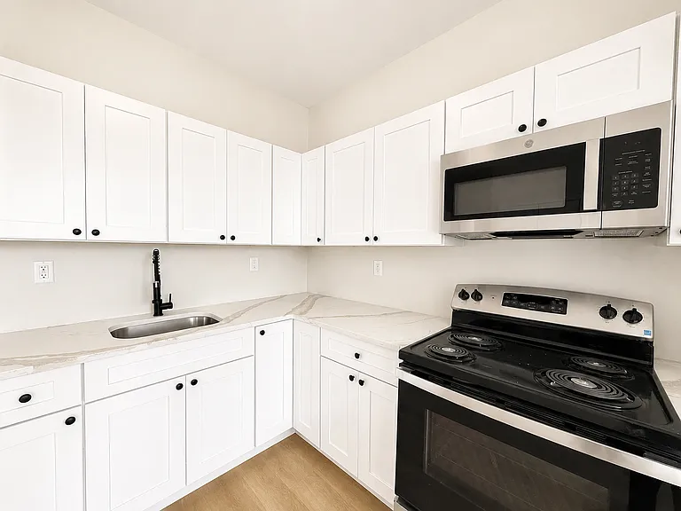 5220 Main St #2-A — Photo 3